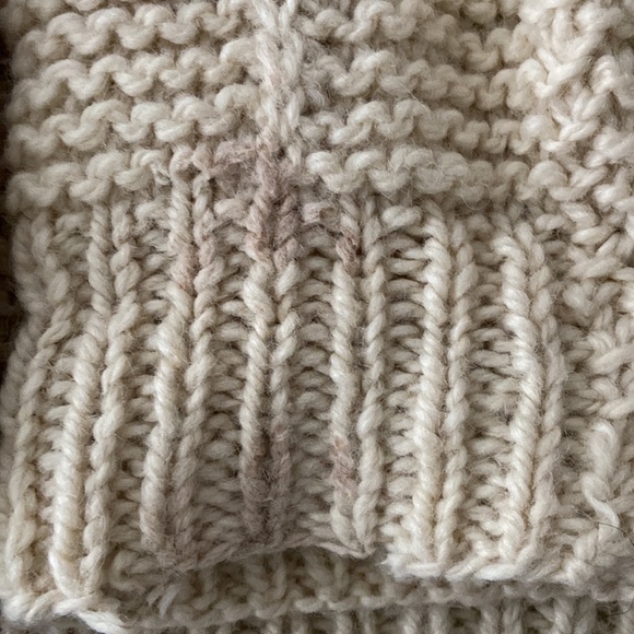 Big cozy fisherman’s sweater - Picture 7 of 7